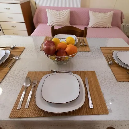 Sophie's Garden Apartment