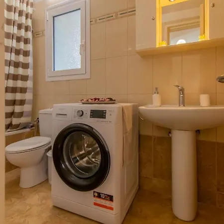 Sophie's Garden Apartment *